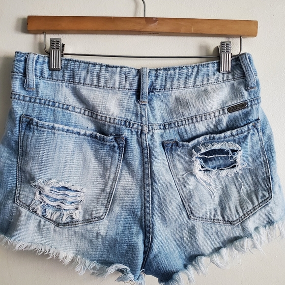 Kan can distressed jeans short size Medium. - Picture 6 of 8